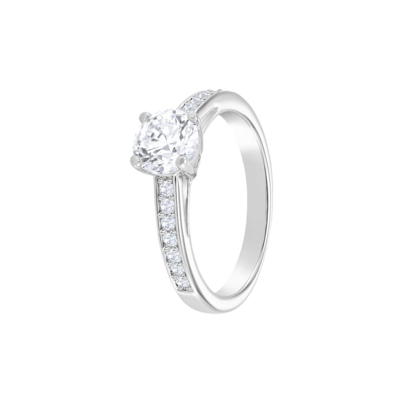 Bague romantique plaquée rhodium : le bijou qui vous fera briller