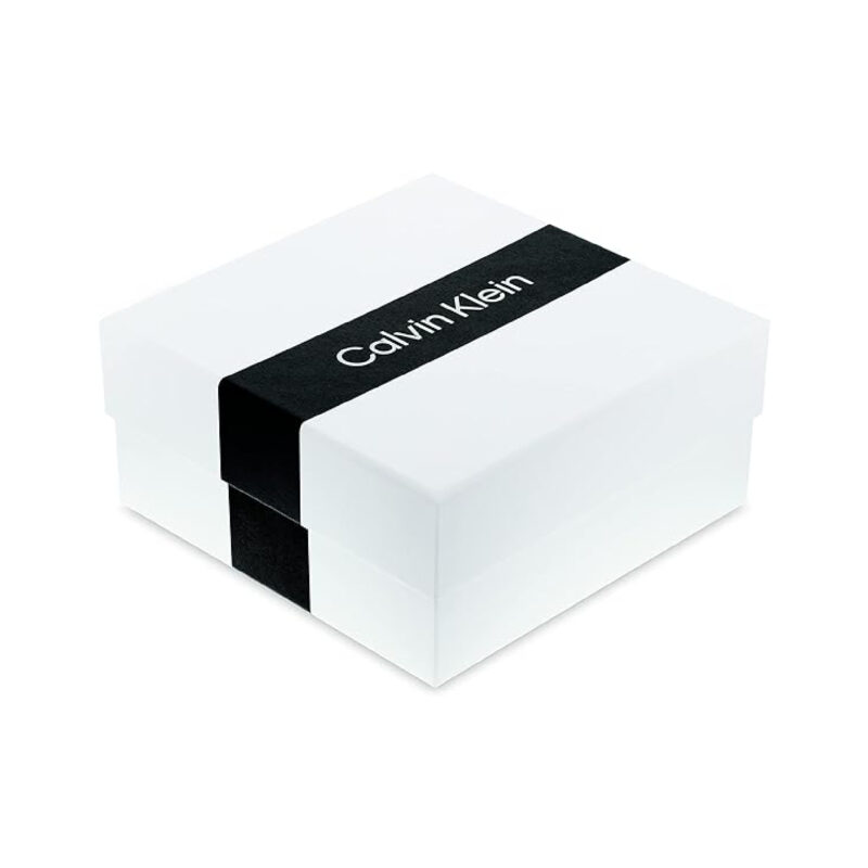 Clous d'oreilles Calvin Klein : le bijou parfait pour un look chic