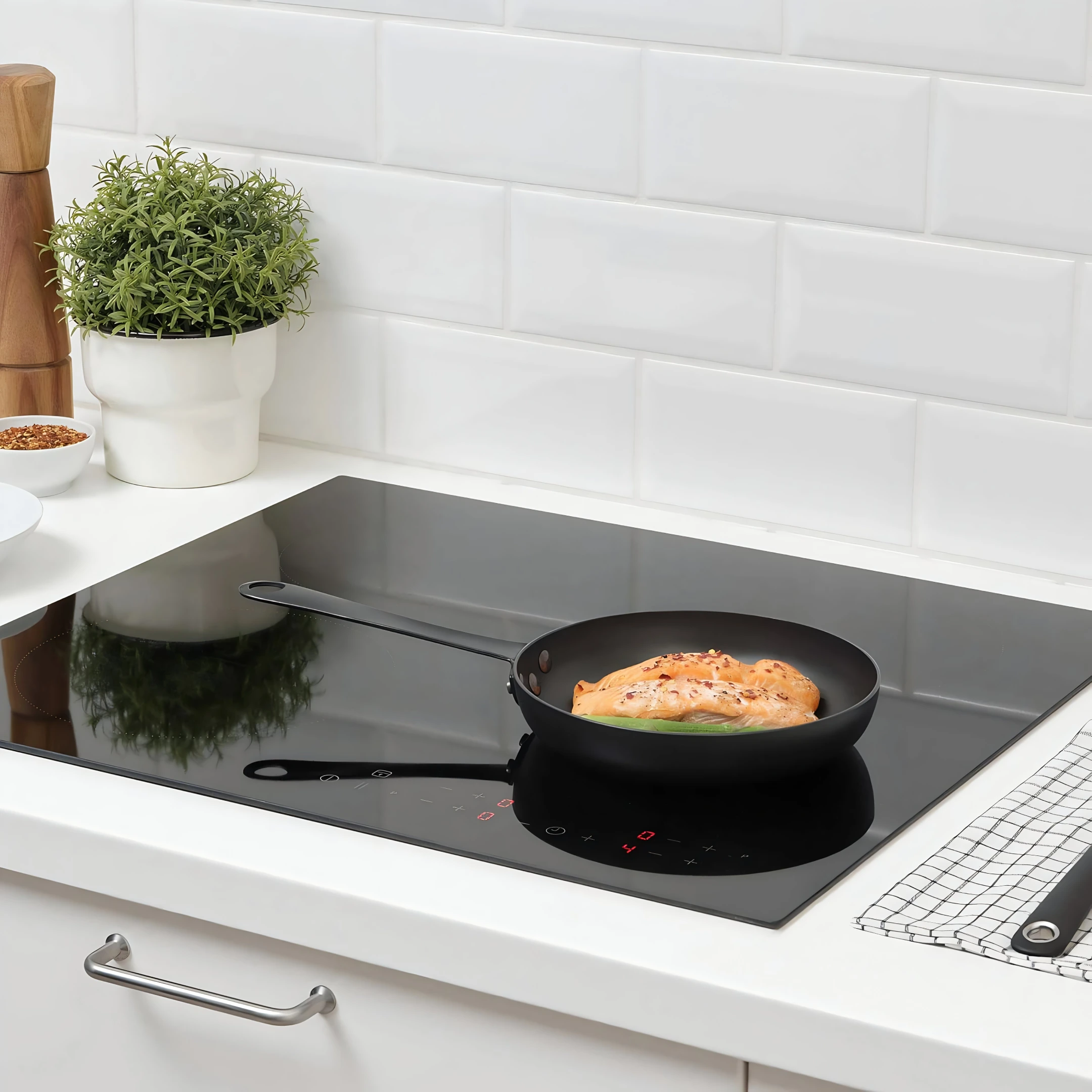 IKEA VARDAGEN Frying Pan – Carbon Steel, 20 cm - Image 3