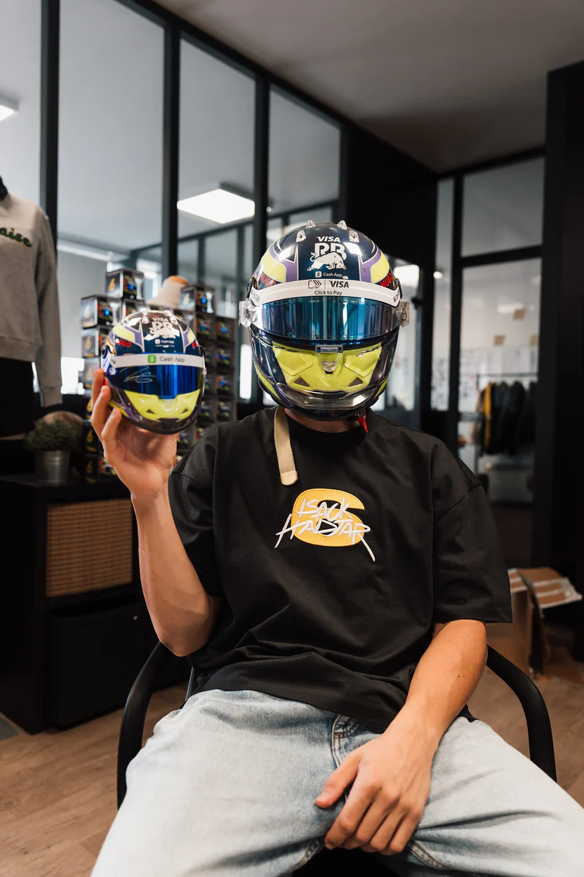 Mini Helmet First Edition Signed – 1:2 scale - Image 3