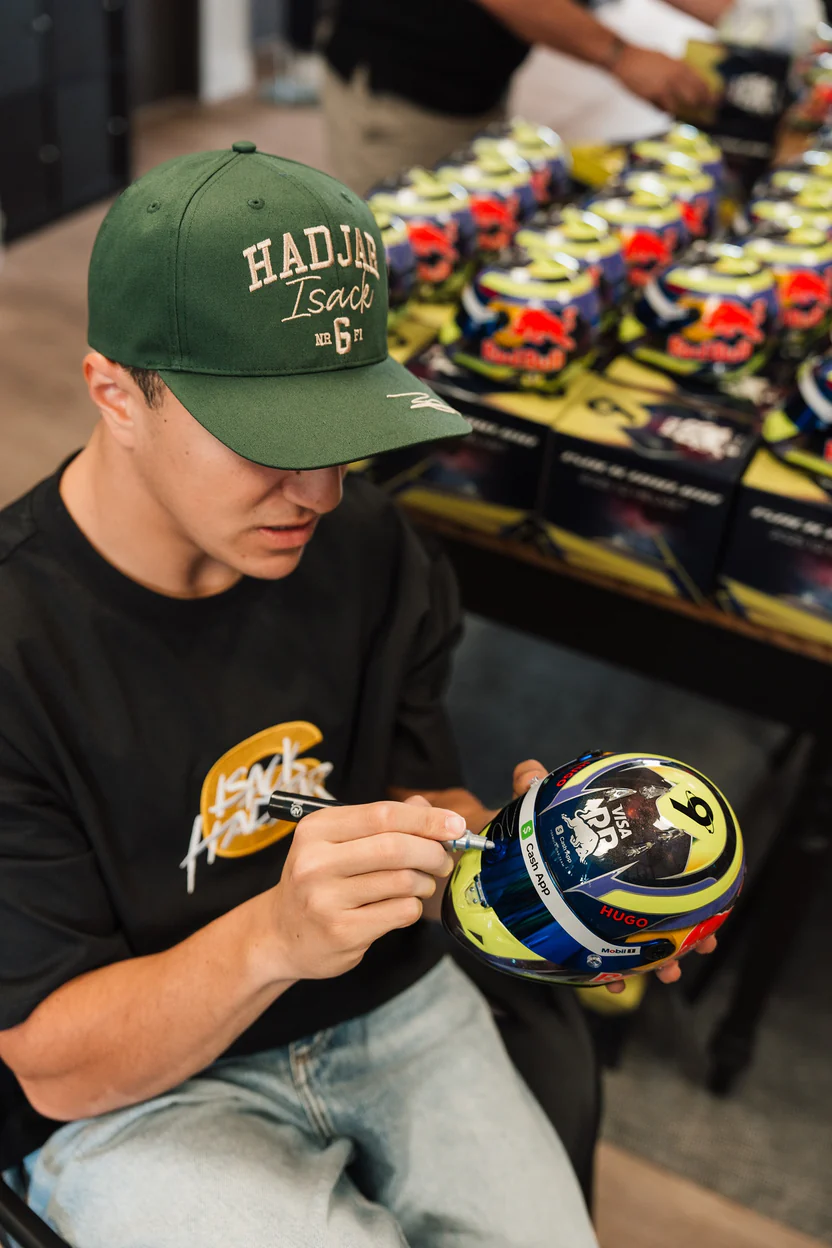 Mini Helmet First Edition Signed – 1:2 scale - Image 4