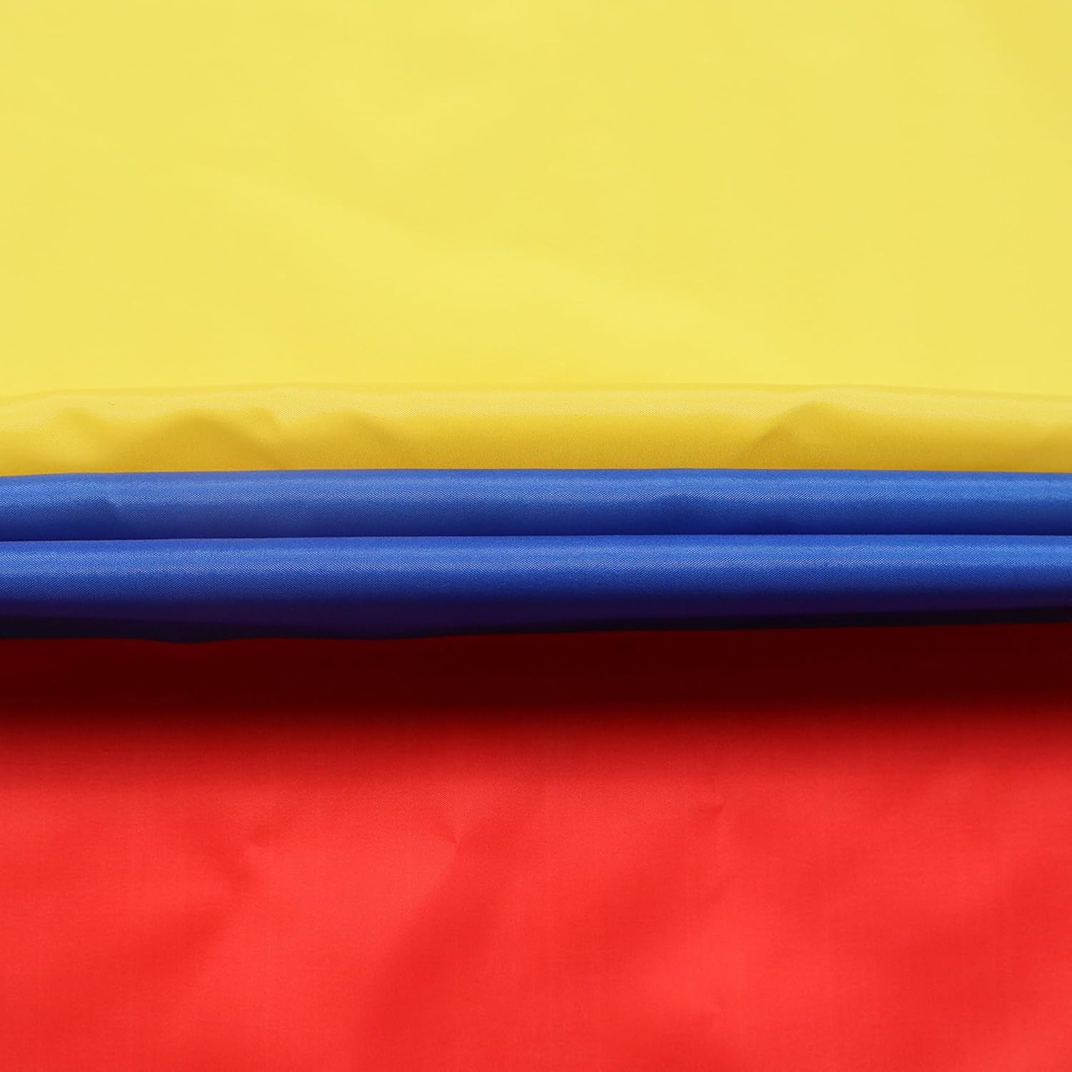 AZ FLAG Drapeau Colombie 150x90 cm - Cape Drapeau Colombien 100% Polyester Avec Manches Intégrées - Body Flag 80g - Image 3