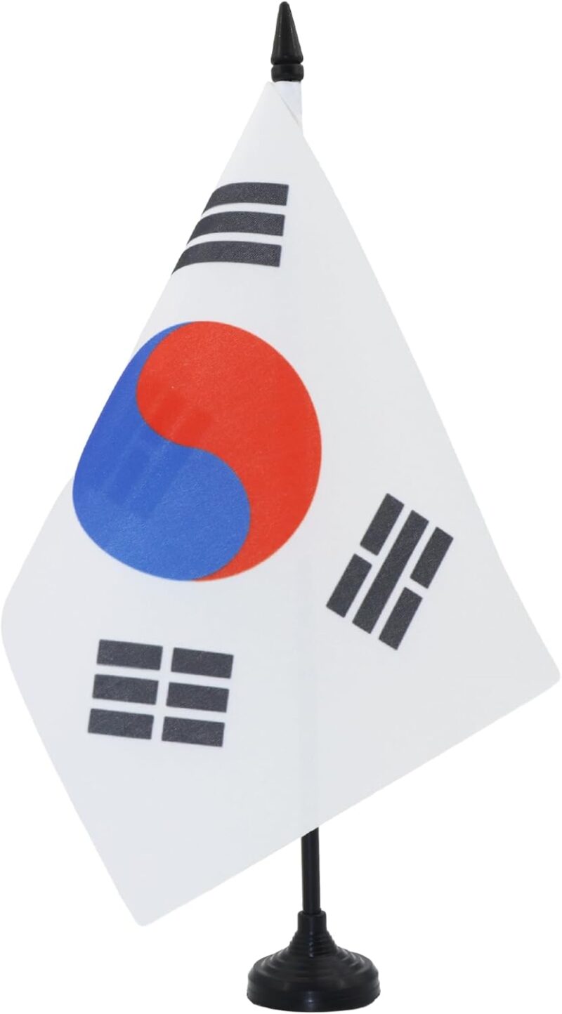 AZ FLAG - Drapeau De Table Corée du Sud 21x14 cm - Petit Drapeau Coréen De Bureau 100% Polyester Avec Hampe De 25cm Et Socle En Plastique Noir