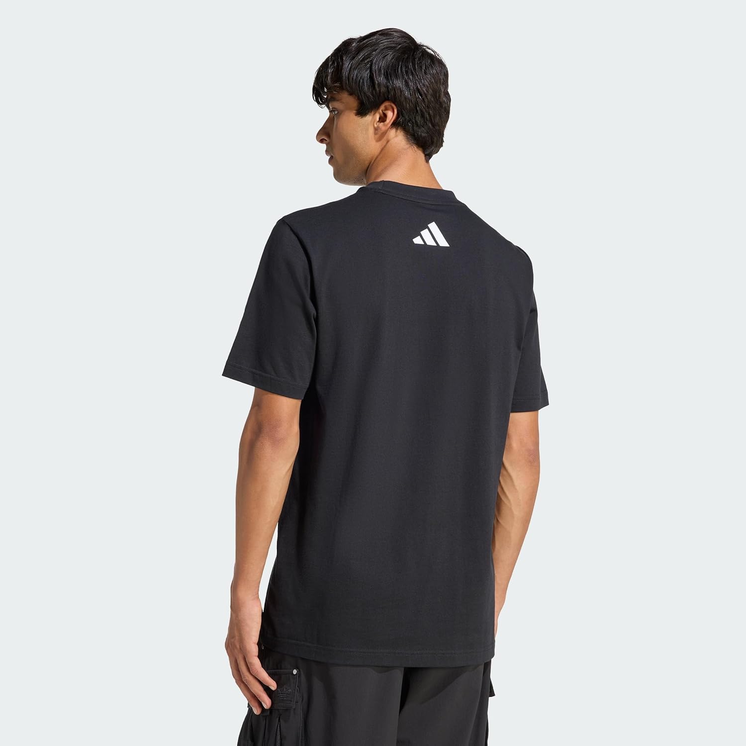 adidas Men's T-Shirt Graphique Mercedes - AMG Petronas Formula 1 Team DNA - Image 2