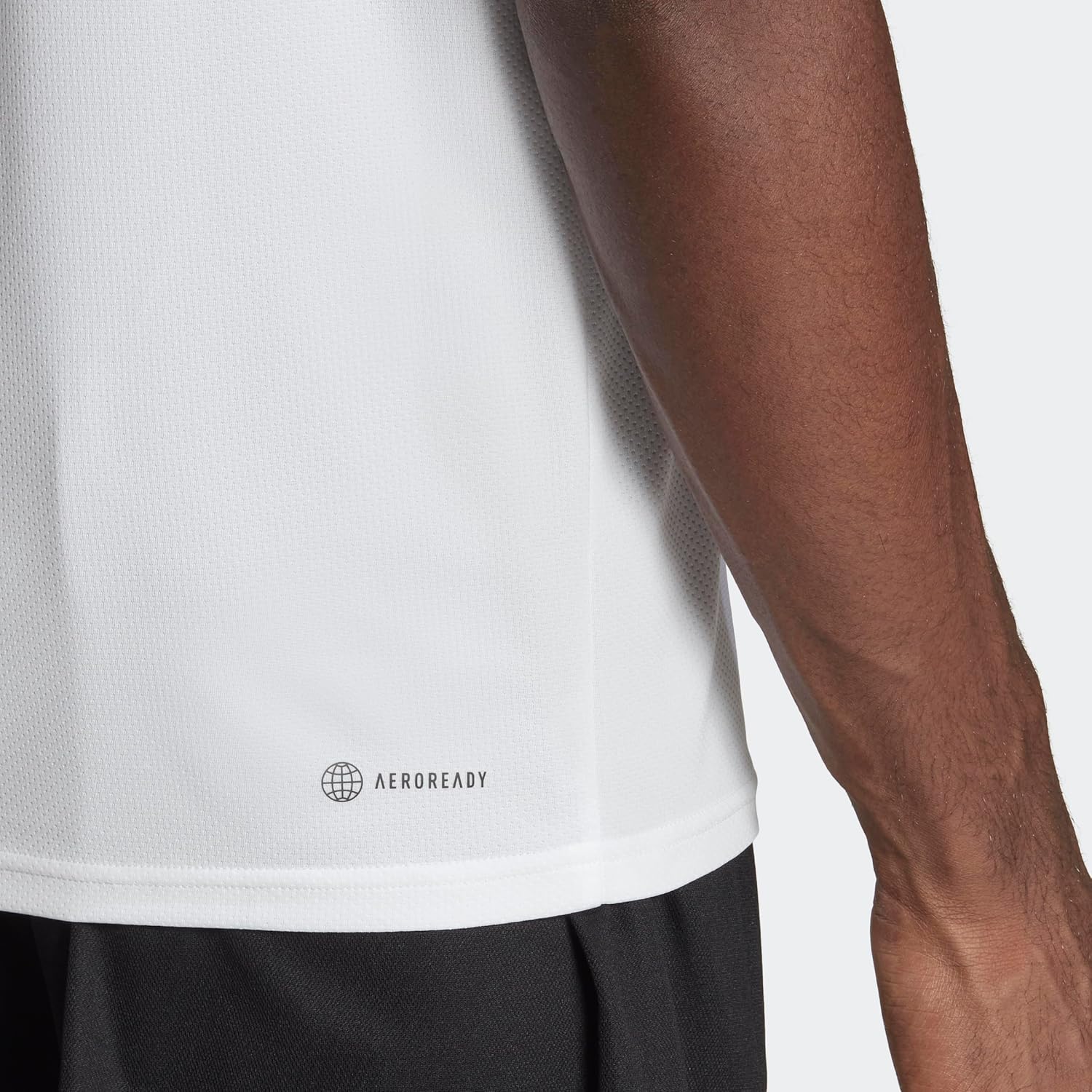 adidas Men's T-Shirt de Training Train Essentials 3-Stripes - Image 4